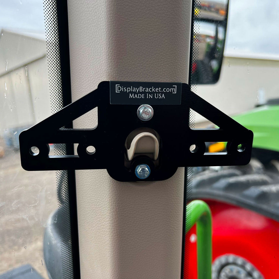 front corner post mount for Fendt