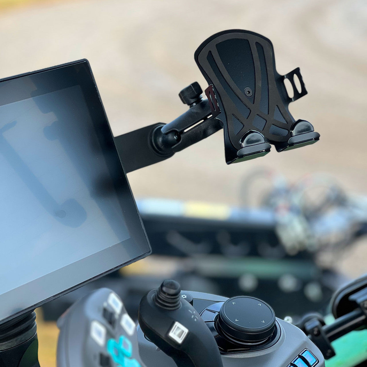 Ram Mount Phone Holder  for a Factory FendtONE Cab in a 900 1000